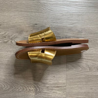 Load image into Gallery viewer, Franco Sarto Size 7 SHOE
