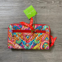 Load image into Gallery viewer, Vera Bradley HANDBAGS
