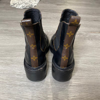 Load image into Gallery viewer, Louis Vuitton Size 37.5 DESIGNER
