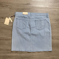 Load image into Gallery viewer, Not Your Daughter's Jeans Size 14 SKIRT
