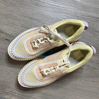 Load image into Gallery viewer, Dolce Vita Size 9 1/2 SHOE
