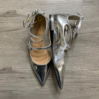 Load image into Gallery viewer, INC Size 7 SHOE

