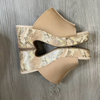 Load image into Gallery viewer, CLARKS Size 8 1/2 SHOE
