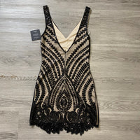 Load image into Gallery viewer, LULUS Size SMALL COCKTAIL/EVE WEAR
