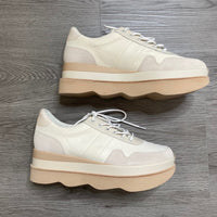 Load image into Gallery viewer, Dolce Vita Size 9 SHOE

