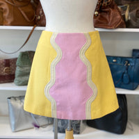 Load image into Gallery viewer, TUCKERNUCK Size MED BOUTIQUE
