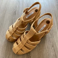 Load image into Gallery viewer, Steve Madden Size 10 SHOE
