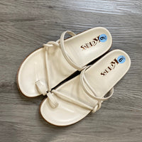 Load image into Gallery viewer, KORKS Size 6 SHOE

