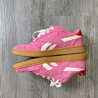 Load image into Gallery viewer, REEBOK Size 7 SHOE

