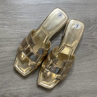 Load image into Gallery viewer, Anne Klein Size 7 SHOE
