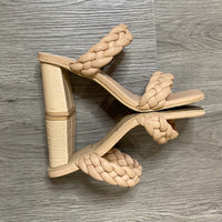 Load image into Gallery viewer, Dolce Vita Size 7 SHOE
