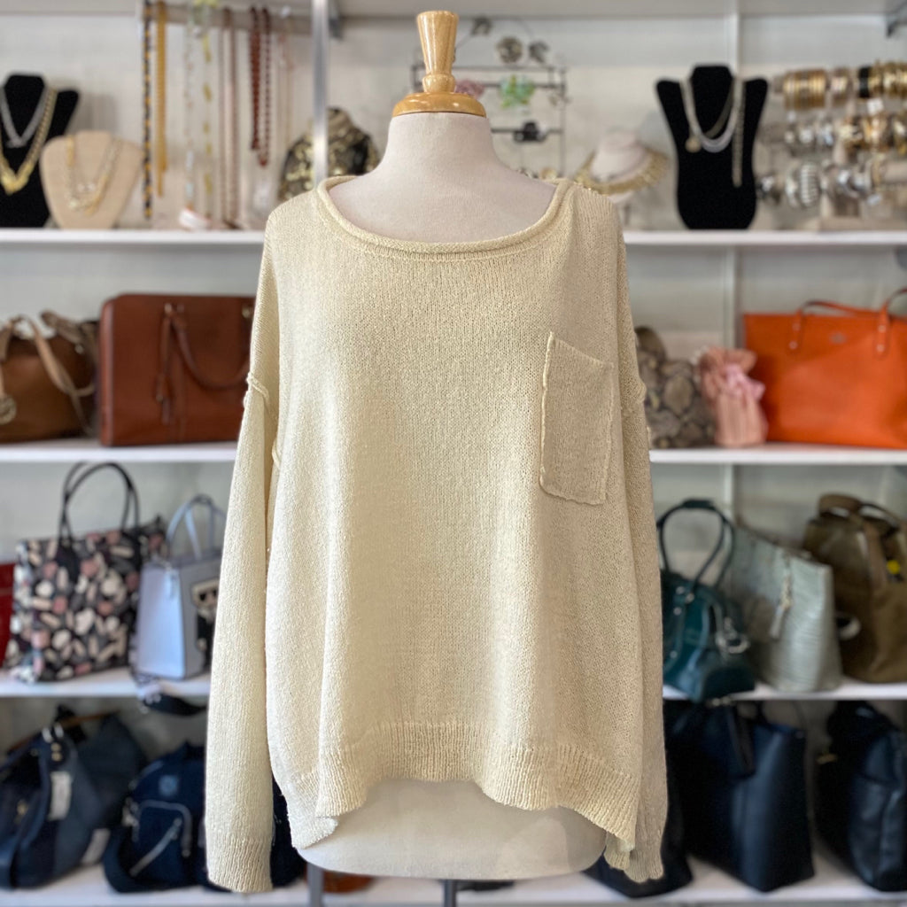 LISTICLE Size LARGE TOPS