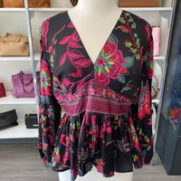Load image into Gallery viewer, Avara Size LARGE TOPS
