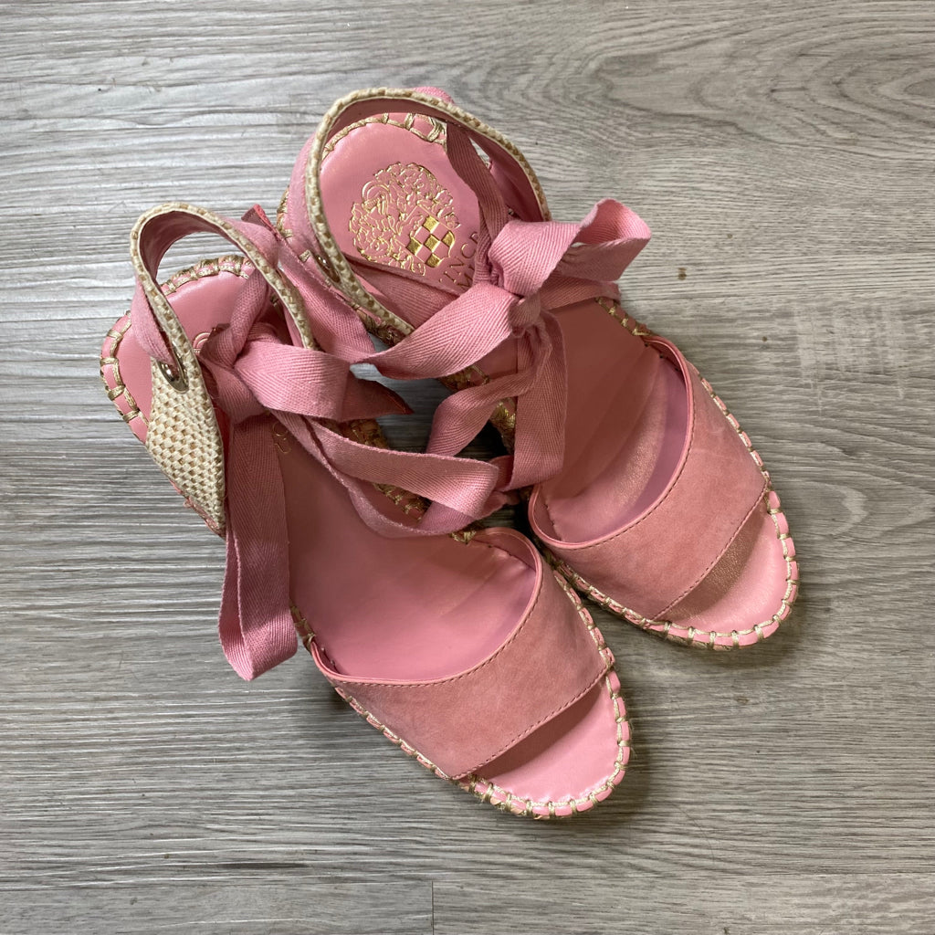 VINCE CAMUTO Size 6 SHOE