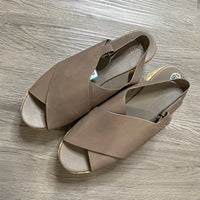 Load image into Gallery viewer, Vince Size 9 1/2 BOUTIQUE
