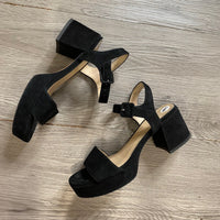 Load image into Gallery viewer, M GEMI Size 6 BOUTIQUE
