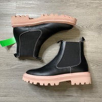 Load image into Gallery viewer, Dolce Vita Size 8 1/2 SHOE
