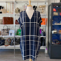 Load image into Gallery viewer, Vince Size LARGE BOUTIQUE
