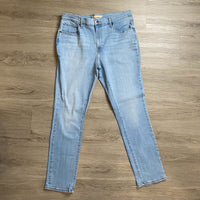 Load image into Gallery viewer, LEVIS Size 34/18 PLUS

