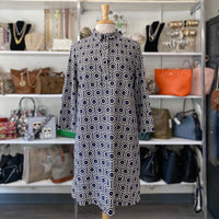 Load image into Gallery viewer, Jude Connally Size XL BOUTIQUE
