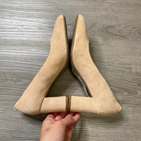 Load image into Gallery viewer, AEROSOLES Size 8 SHOE
