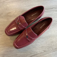 Load image into Gallery viewer, Larroude Size 7 1/2 BOUTIQUE
