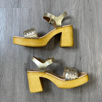Load image into Gallery viewer, SEYCHELLES Size 10 SHOE
