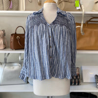 Load image into Gallery viewer, PILCRO Size XS TOPS
