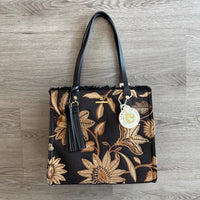Load image into Gallery viewer, SPARTINA BOUTIQUE
