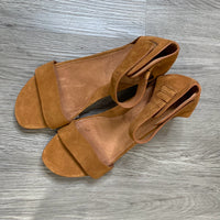 Load image into Gallery viewer, Gentle Souls Size 7 1/2 SHOE
