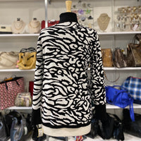 Load image into Gallery viewer, CHICOS Size LARGE TOPS
