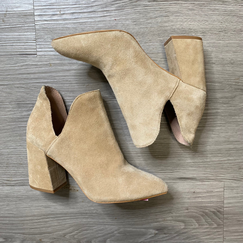 Chelsea & Violet Size 7 SHOE