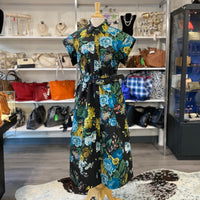 Load image into Gallery viewer, TUCKERNUCK Size XL BOUTIQUE
