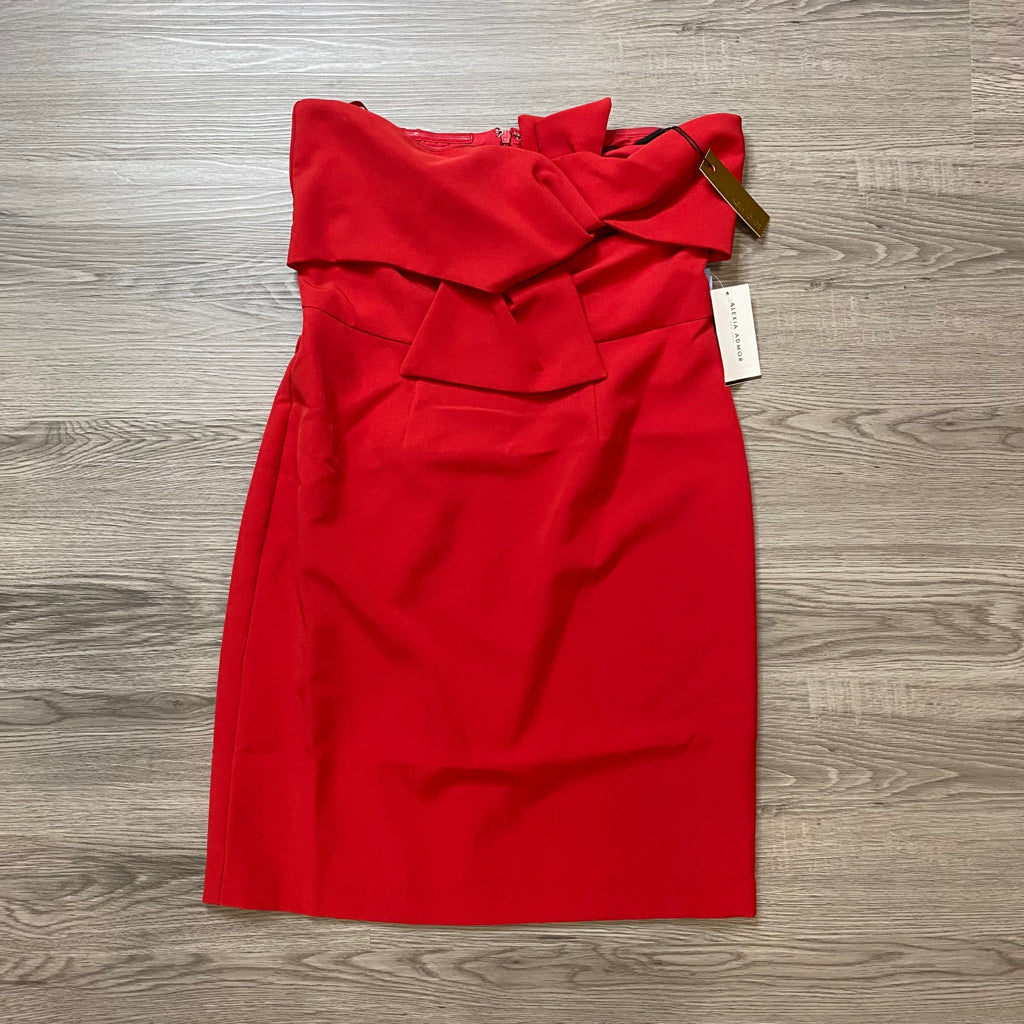 Alexia Admor Size 6 BOUTIQUE