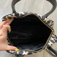 Load image into Gallery viewer, Vera Bradley HANDBAGS
