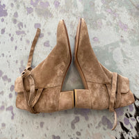 Load image into Gallery viewer, Gianvito Rossi Size 10 1/2 DESIGNER
