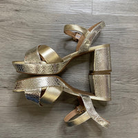 Load image into Gallery viewer, AEROSOLES Size 9 SHOE
