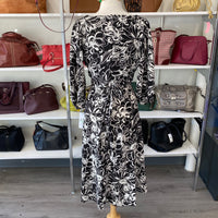 Load image into Gallery viewer, DKNY Size 8 DRESS
