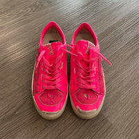 Load image into Gallery viewer, Golden Goose Size 6 1/2 DESIGNER
