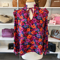 Load image into Gallery viewer, Avara Size SMALL TOPS
