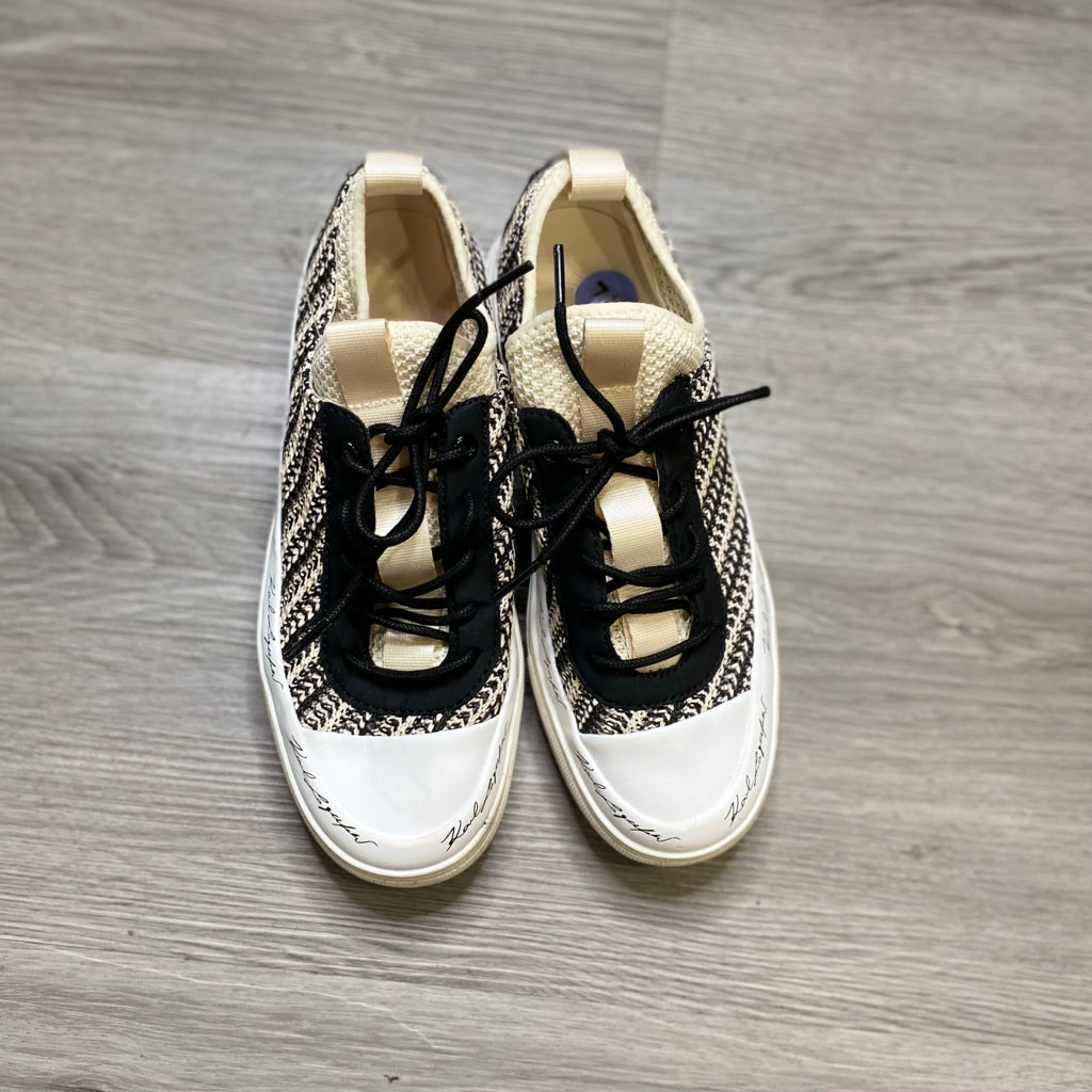 KARL LAGERFELD Size 7 1/2 SHOE