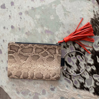 Load image into Gallery viewer, Thacker BOUTIQUE
