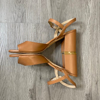Load image into Gallery viewer, STUART WEITZMAN Size 10 BOUTIQUE
