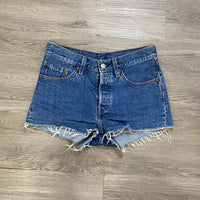 Load image into Gallery viewer, LEVI STRAUSS Size 26/2 SHORTS
