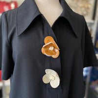 Load image into Gallery viewer, TUCKERNUCK Size MED BOUTIQUE
