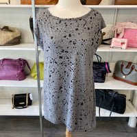 Load image into Gallery viewer, Evereve x Michael Stars Size MED TOPS
