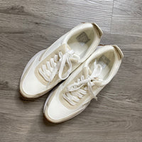 Load image into Gallery viewer, Dolce Vita Size 8 1/2 SHOE
