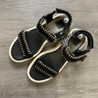 Load image into Gallery viewer, Dolce Vita Size 9 SHOE
