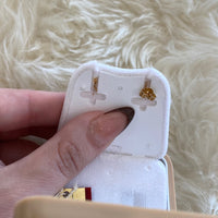Load image into Gallery viewer, MAJORICA Earrings
