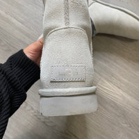 Load image into Gallery viewer, UGG Size 7 BOUTIQUE
